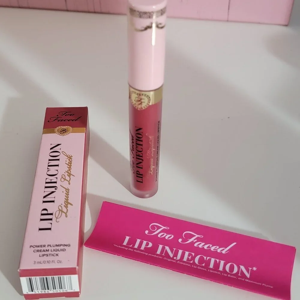 Too faced Lip Injection Liquid lipstick in Big Lip Energy